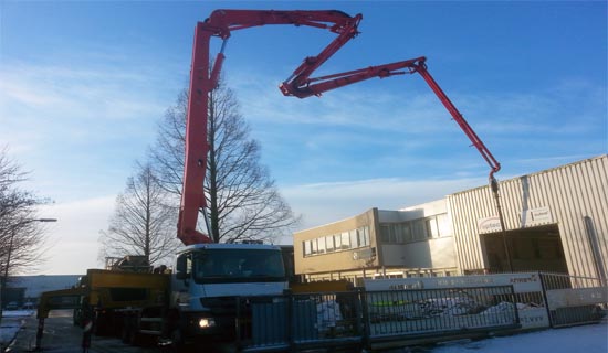 betonvloer-storten-betonpomp betonvloer storten dmv een betonpomp