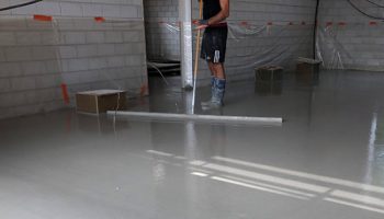 vloeibaar-cement-dekvloer Vloeirbaar cement dekvloer